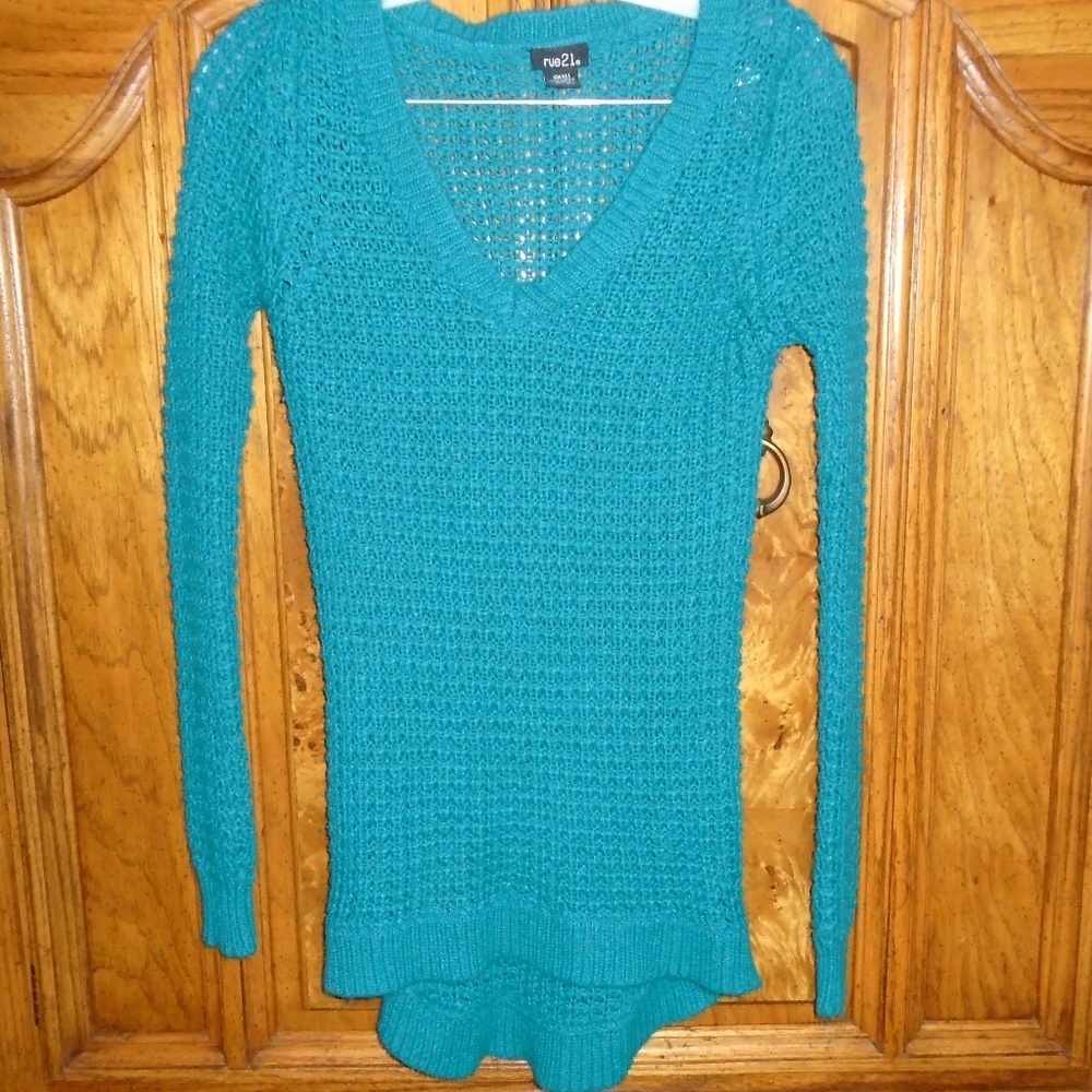 RUE 21~SWEATER~V-NECK~ GREEN~SIZE: SMALL